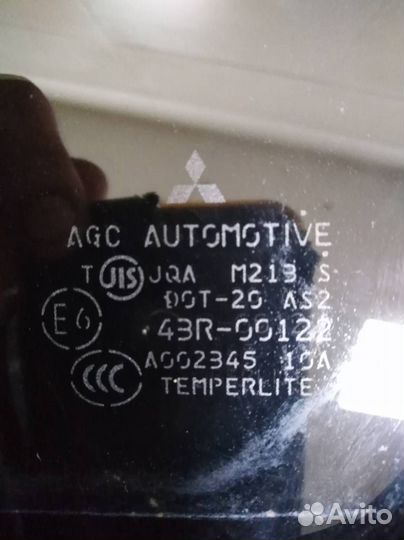 Стекло двери задней левой форточка Mitsubishi Lanc