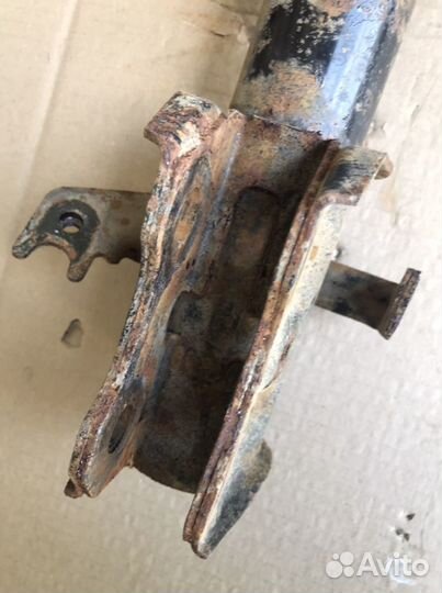 Амортизатор передний левый Хонда CR-V3(767)