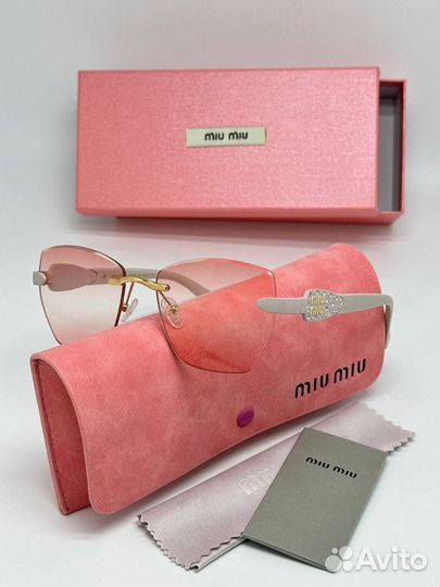 Солнцезащитные очки miu miu