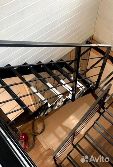 Лестница на монокосоуре