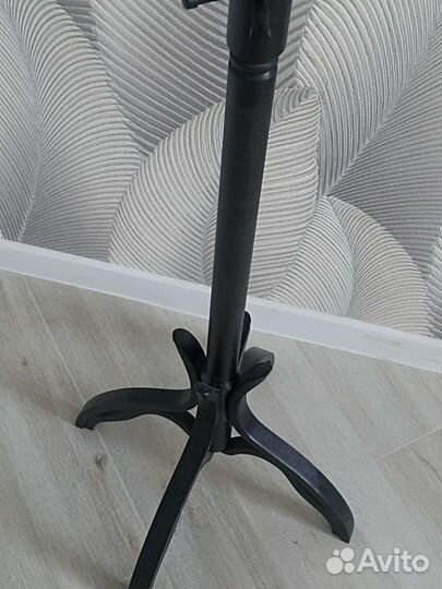 Вешалка для одежды напольная деревянная