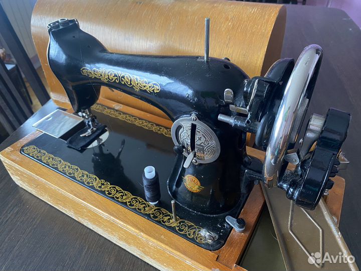 Швейная машинка бу ручная