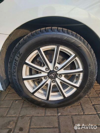Hankook Winter I'Cept IZ2 205/60 R16 92T