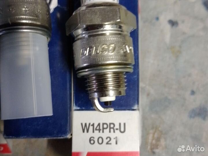 Свеча зажигания denso W14PR-U