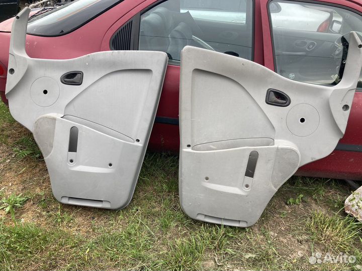 Обшивка двери renault master 2