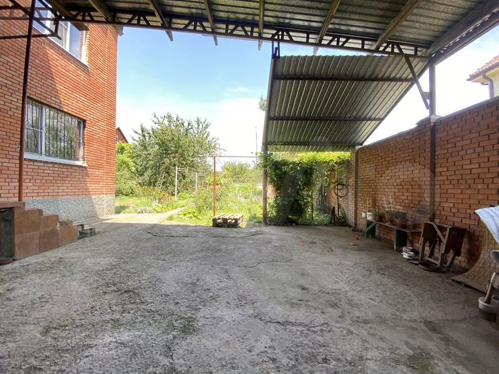 Дом 183,5 м² на участке 7,3 сот.