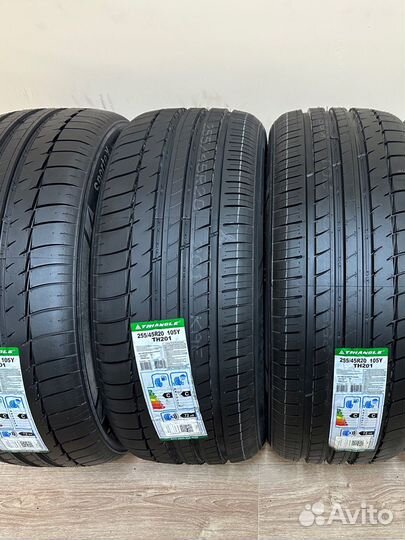 Triangle Sports TH201 255/45 R20 106W