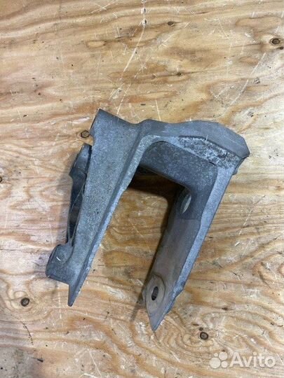 Кронштейн АКПП Chevrolet Captiva C140 LE9 2016