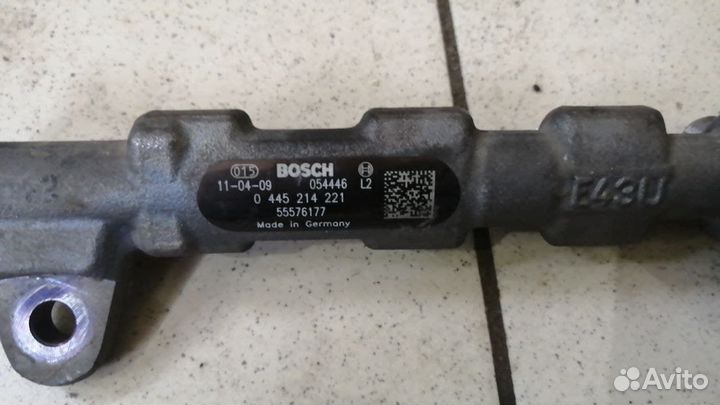 Рейка рампа топливная 2.0d opel