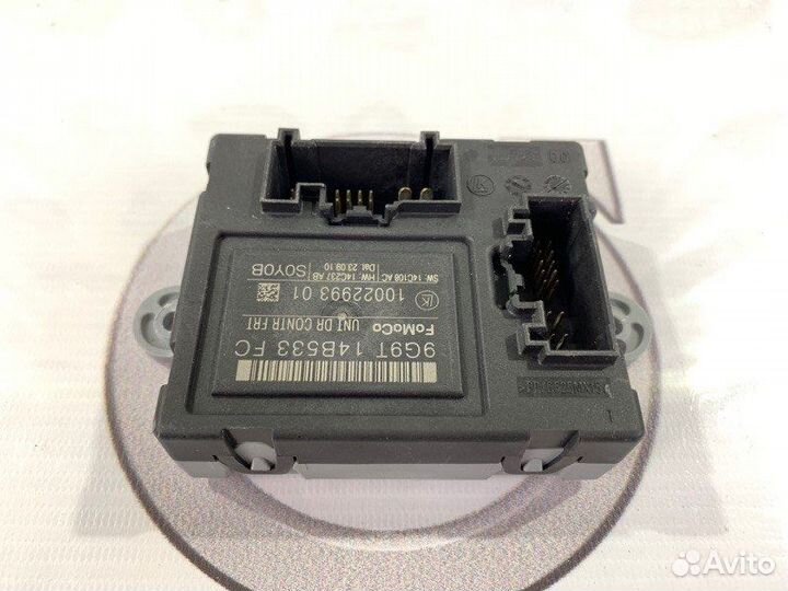 Блок управления пассажирской дверью Volvo V70