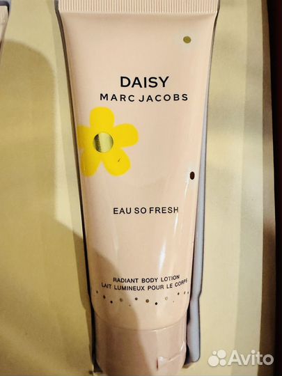 Mark jakobs daisy so fresh