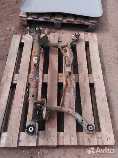 Рычаг задней подвески поперечный нижний Пассат Б6