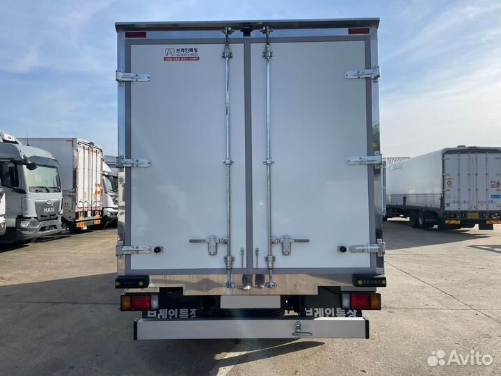 Isuzu ELF (N-series) рефрижератор, 2023