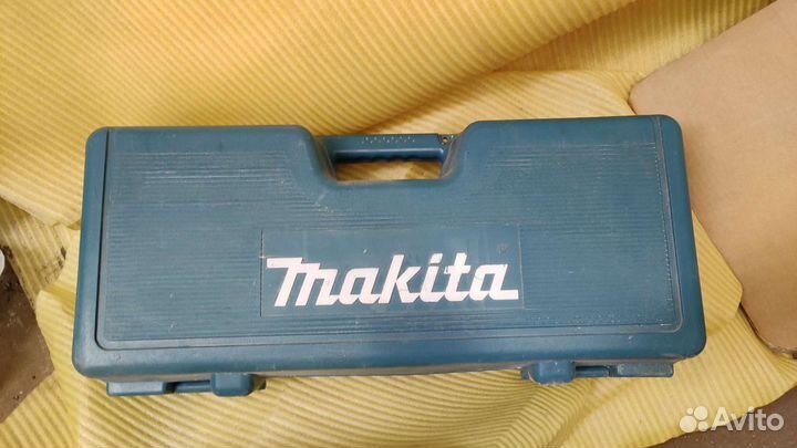 Ушм (болгарка) Makita ga9020sfk