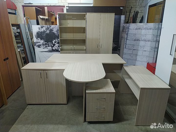 Кабинет руководителя Лидер (дуб феррара). Новый