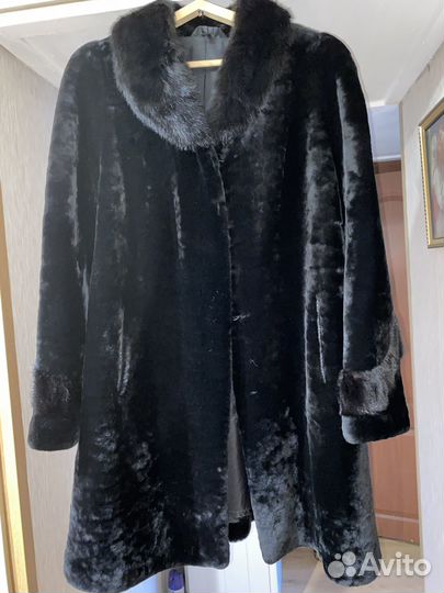 Шуба цигейковая,воротник норка