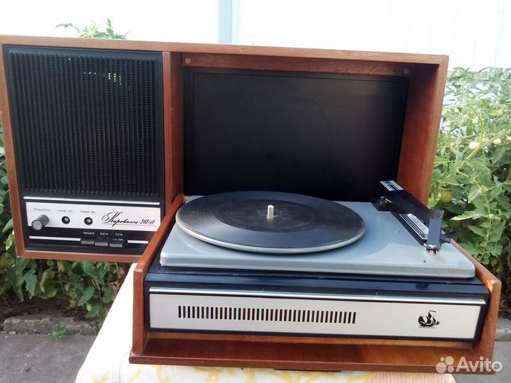 Проигрыватель Каравелла 201А