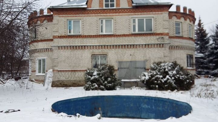 Дом 367 м² на участке 10 сот.