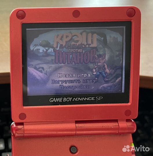 Картридж Крэш Бандикут против Титанов (GBA)