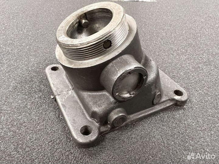 Крышка кпп (корпус рычага) Волга