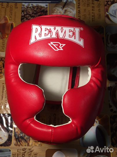 Боксерский шлем Reyvel