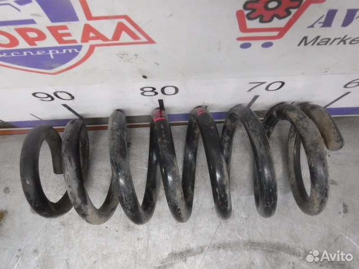 Пружина передняя правая Mitsubishi Pajero 3 6G74