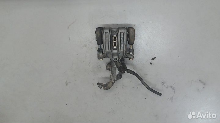 Суппорт Suzuki Kizashi, 2010