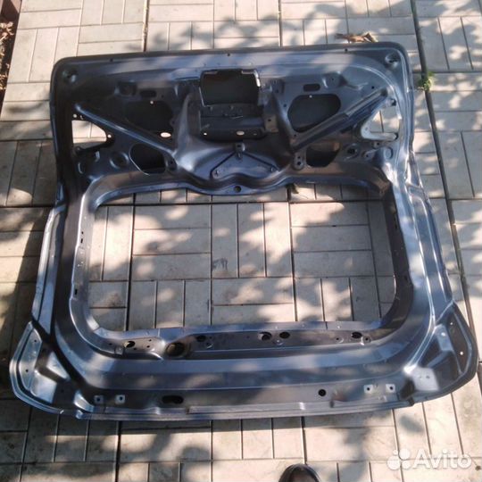 Крышка багажника Лада Веста Кросс и SW