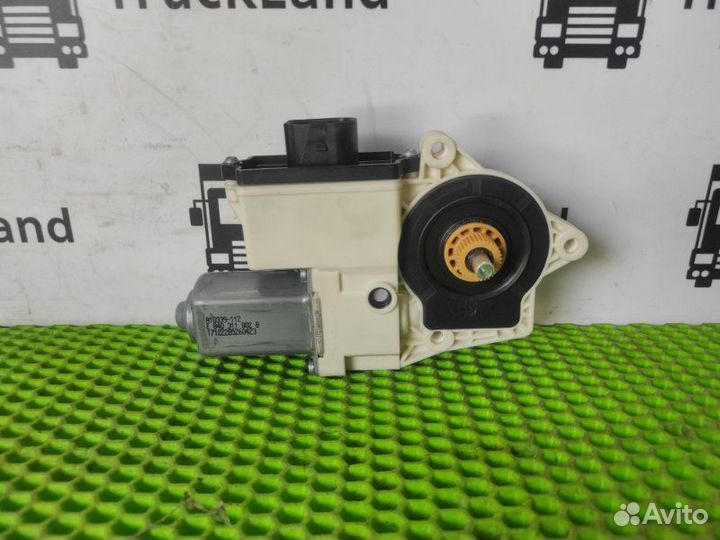 Мотор стеклоподъемника передний правый Man Tgx