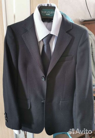 Костюм школьный на мальчика 7-8лет