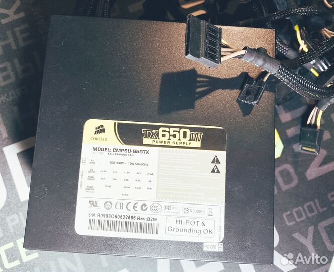 Блок питания Corsair TX650 (Seasonic)