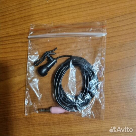 Микрофон петличный Genius