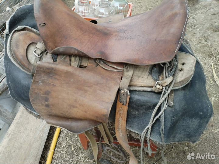 Седло для лошади
