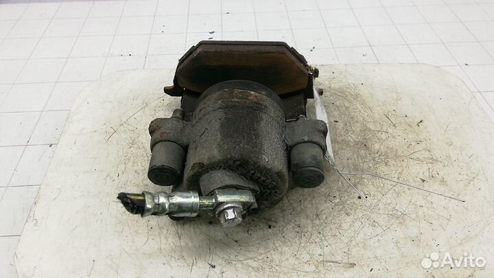 Суппорт передний правый Volkswagen Golf 6 2011