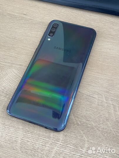 Samsung Galaxy A50, 4/64 ГБ