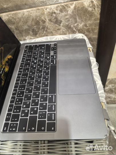Macbook air 13 2020 intel core i3