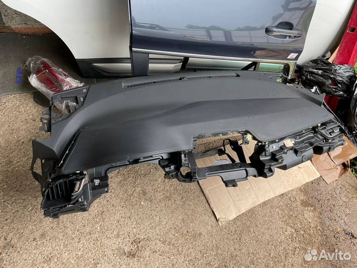 Торпедо с подушкой Toyota C-HR