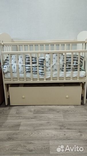 Детская кроватка