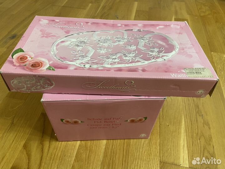 Ваза для фруктов на ножке