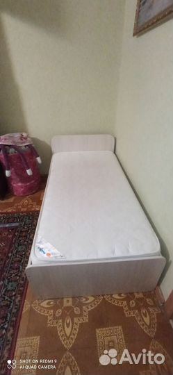 Кровать с матрасом