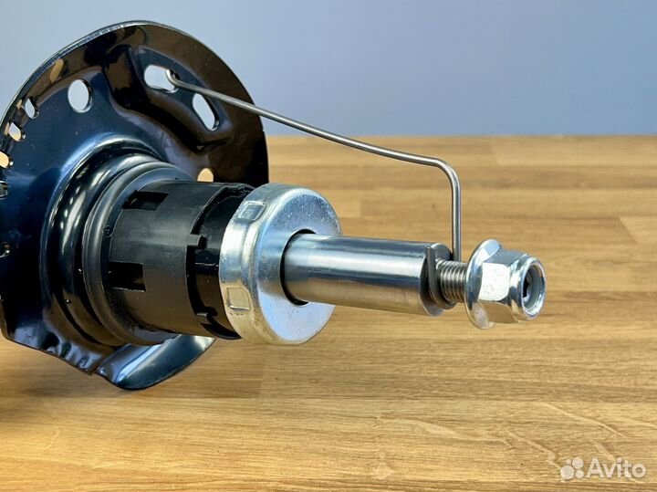 Амортизаторы передние VAG 3C0413031A Гарантия