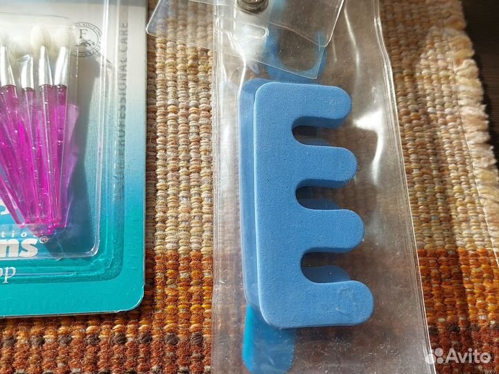 Новогодний подарок для женщин : косметичка, кисти