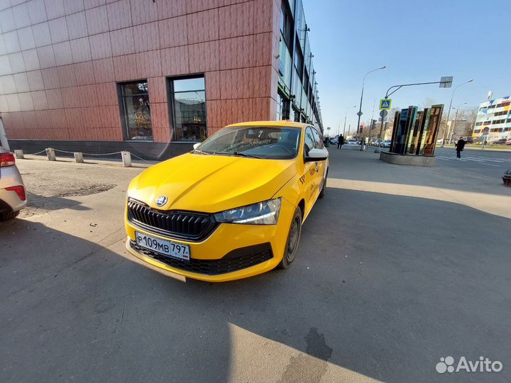 Требуется водитель новые авто без пробега