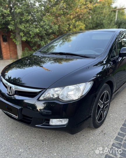 Фара противотуманная Honda Civic 2005-2008 4D