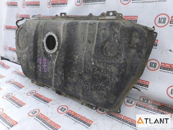 Бензобак toyota noah