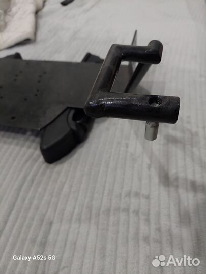 Площадка и подлокотник под кофр