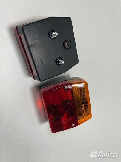 Фонари задние универсальные для прицепа Fristom