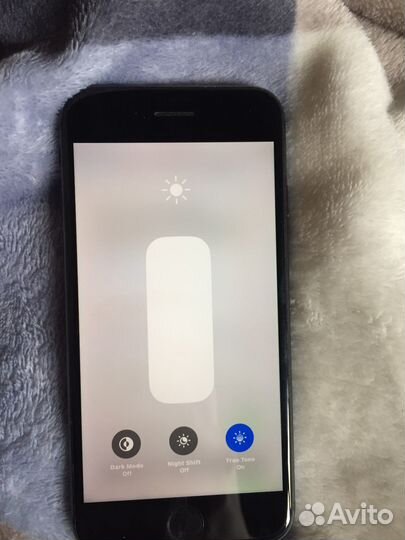Телефон iPhone 8 64 gb