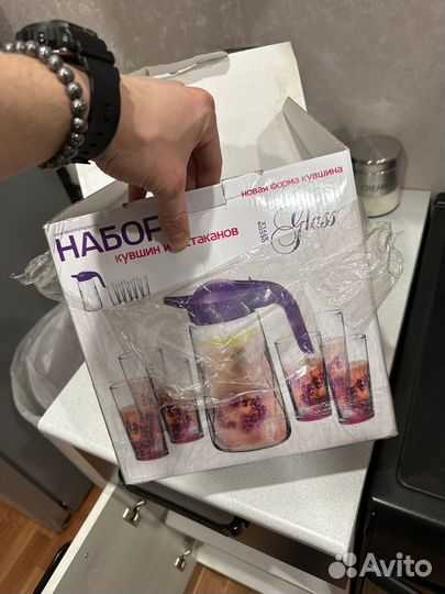 Кувшин и 5 стаканов