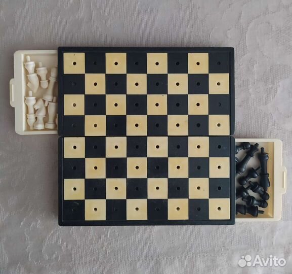 Шахматы карманные, дорожные, не хватает двух фигур